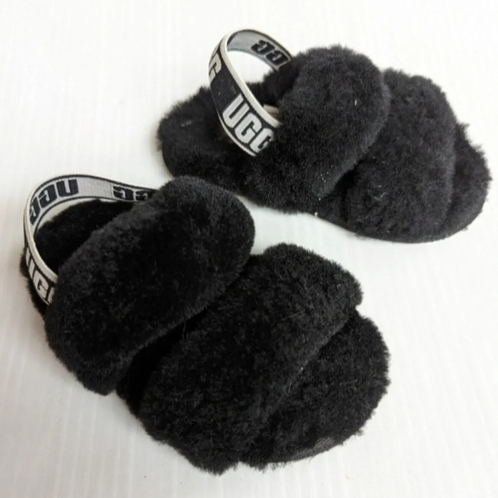 UGG Oh Yeah Slide baby girl size 6 black fur sandals slippers shoes